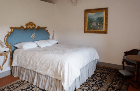 Deluxe Gold Room